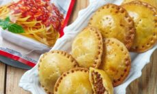 Resep Mini Pie Chicken Saus Bolognese Dari lisasiduppa_