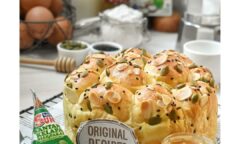 Resep Roti Santan Sarang Lebah Dengan Butterscotch Sauce Dari jeehan_kitchen