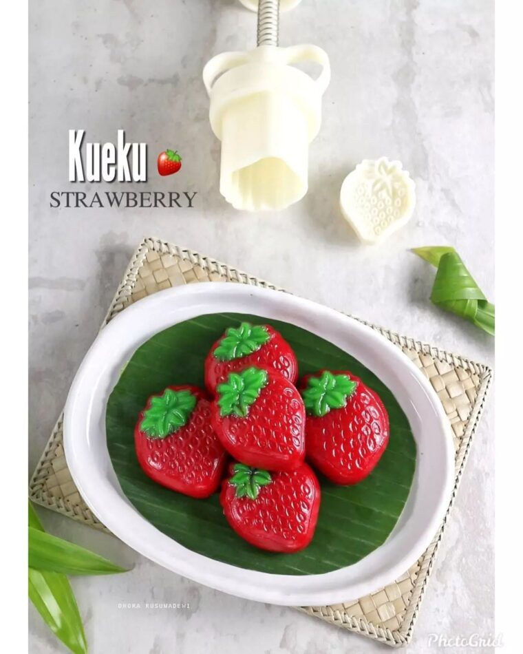 Resep Kueku Strawberry Dari dhora_kusumadewi