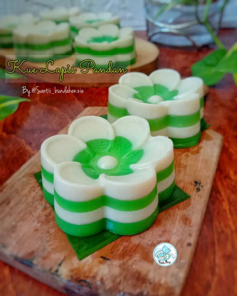 Resep Kue Lapis Pandan Dari santii_bundakenzie