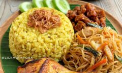 Resep Nasi Kuning & Ayam Goreng Kuning (Santan) Dari lilyminarosa
