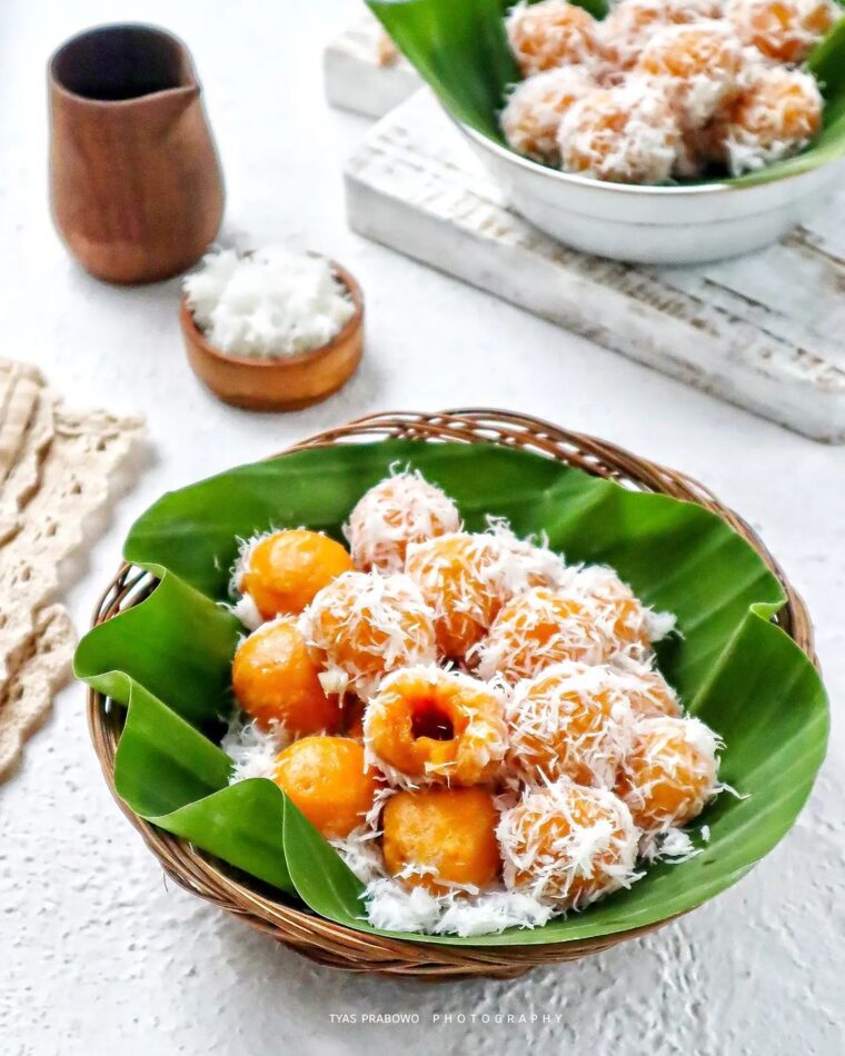 Resep Klepon Ubi Kuning Dari tyasprabowo