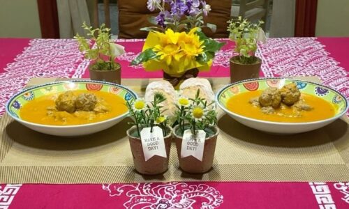 Tomato Soup With Meat Balls