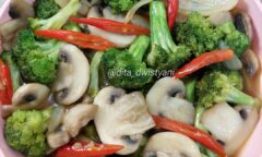 Resep Cah Jamur Kancing Brokoli Dari dita_dwistyani
