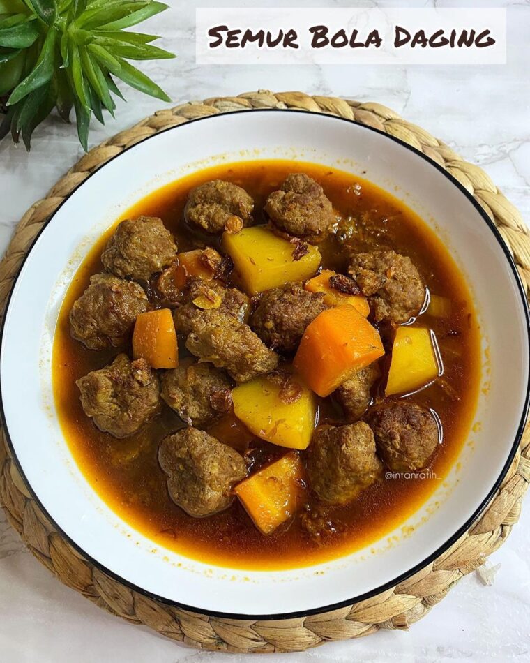 Resep Semur Bola-bola Daging Dari intanratih_