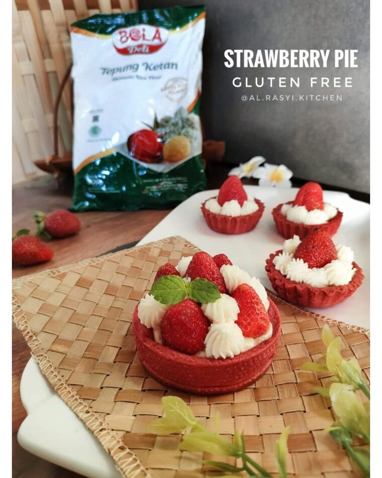 Resep Strawberry Pie Gluten Free Dari al.rasyi.kitchen