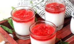 Resep Strawberry Silky Pudding Dari nana_hanif7
