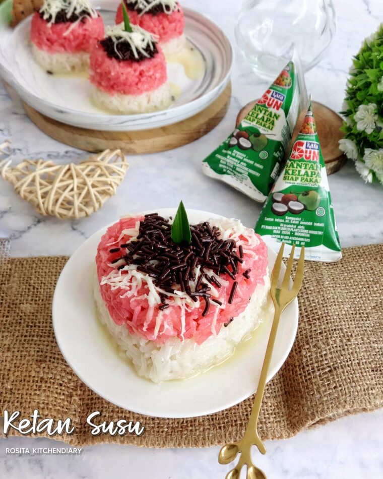 Resep Ketan Susu Merah Putih Dari rosita_kitchendiary