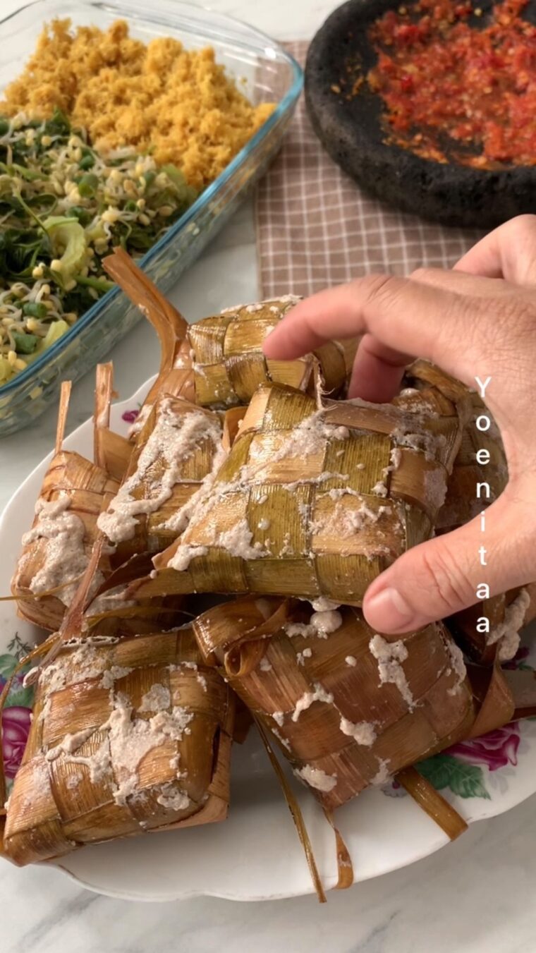 Resep Ketupat Santan Dari yoenitaa