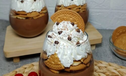 Chocolate Pudding With Regal Biscuit