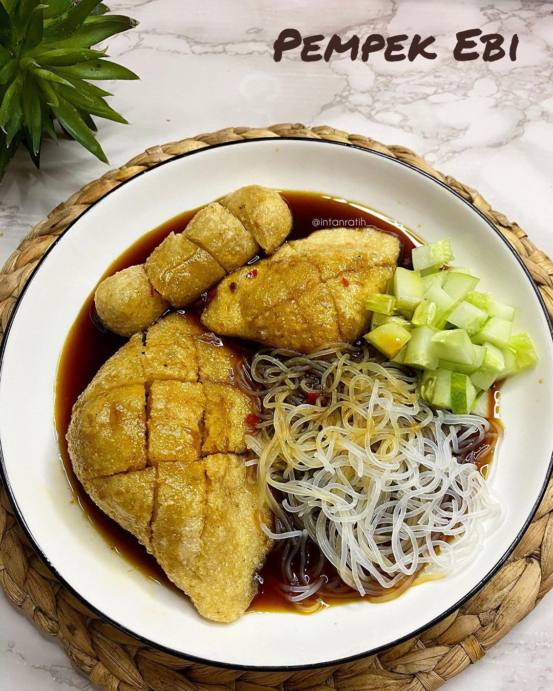 Bahan-bahan untuk membuat pempek ebi