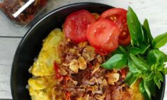 Resep Telur Dadar Sambal Embe Dari al.rasyi.kitchen