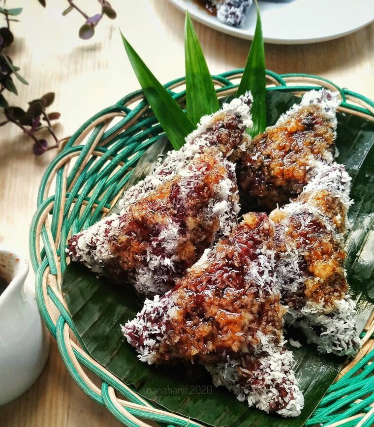 Resep Lupis Ketan Hitam Dari nana_hanif7