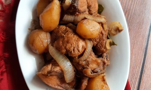 Semur Ayam Kentang Pedas