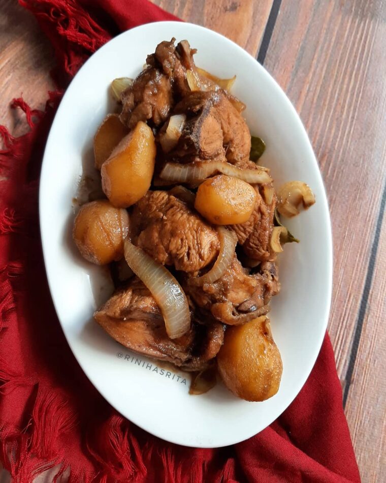 Resep Semur Ayam Kentang Pedas Dari rinihasrita