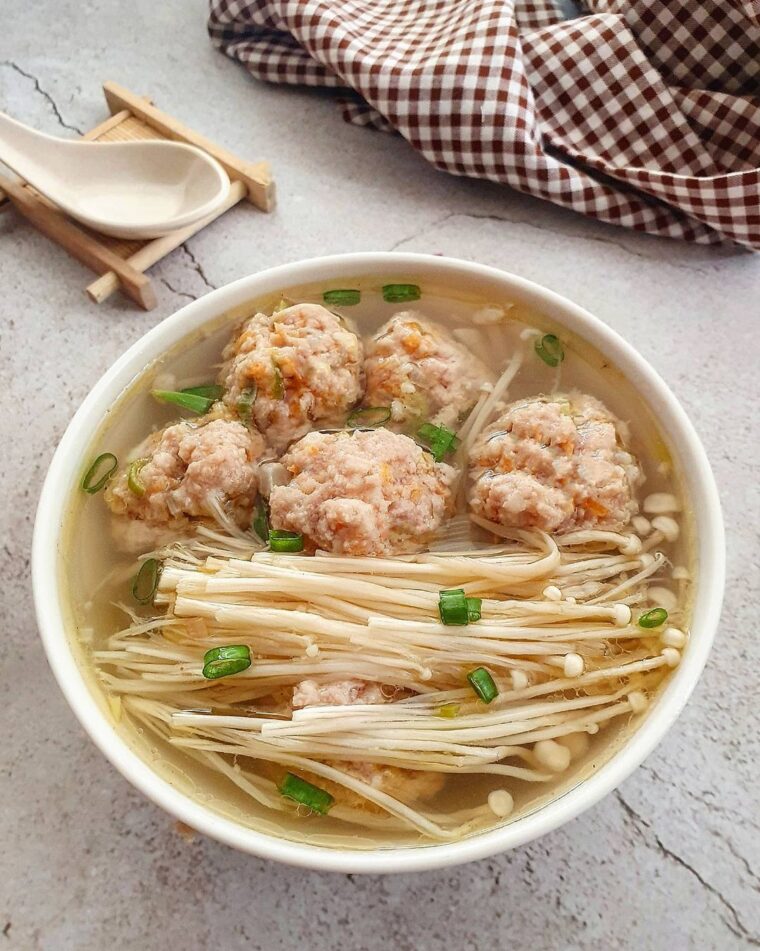 Resep Sup Bola Daging Jamur Enoki Dari yscooking