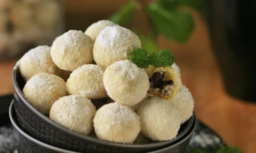 Bola Salju Isi Coklat