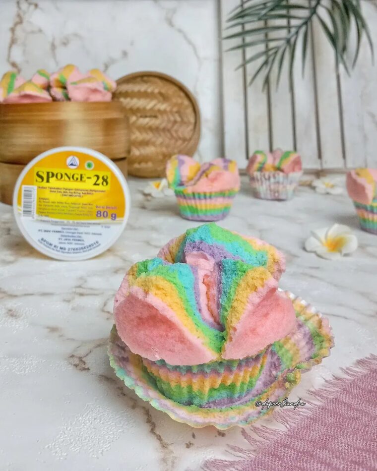 Resep Bolu Kukus Mekar Pelangi (Tanpa Soda) Dari dapoerliandra