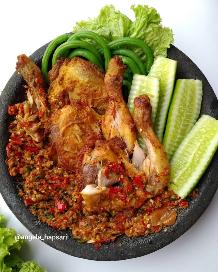 Resep Ayam Gepuk Dari angela_hapsari