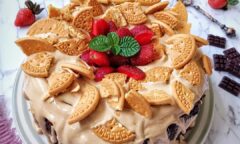 Resep Banana Cake With Dalgona Topping Dari albiyansmom