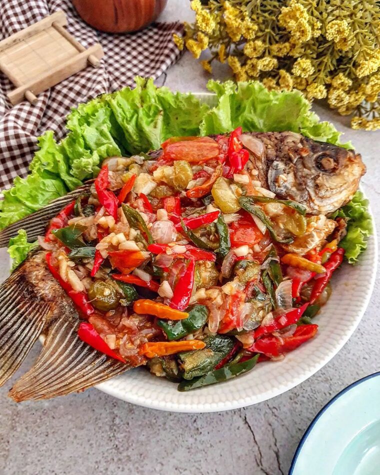 Resep Gurame Goreng Sambal Belimbing Wuluh Dari yscooking