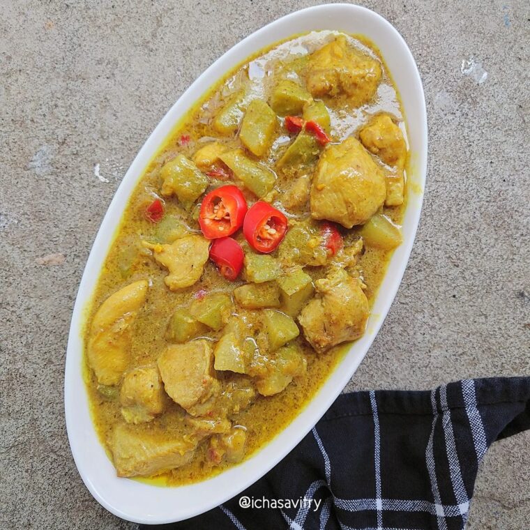 Resep Lodeh Ayam Labu Siam Dari ichasavitry