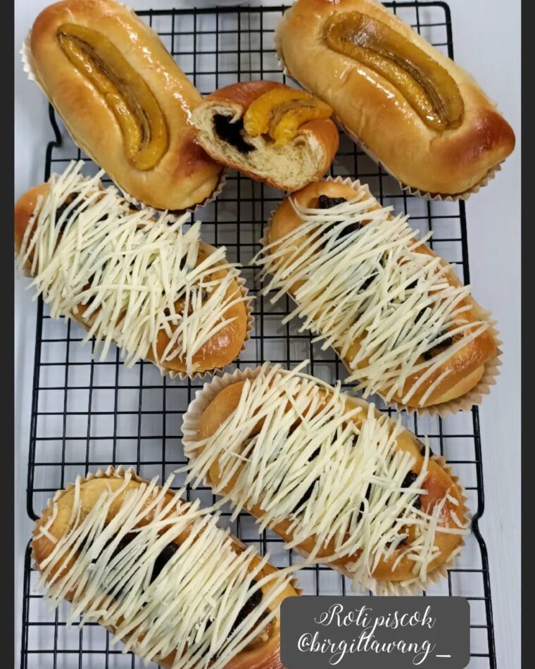 Resep Roti Piscok Dari birgittawang_