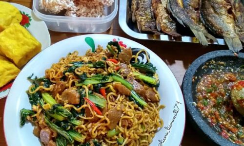 Mie Goreng Bakso & Ikan Mas Goreng