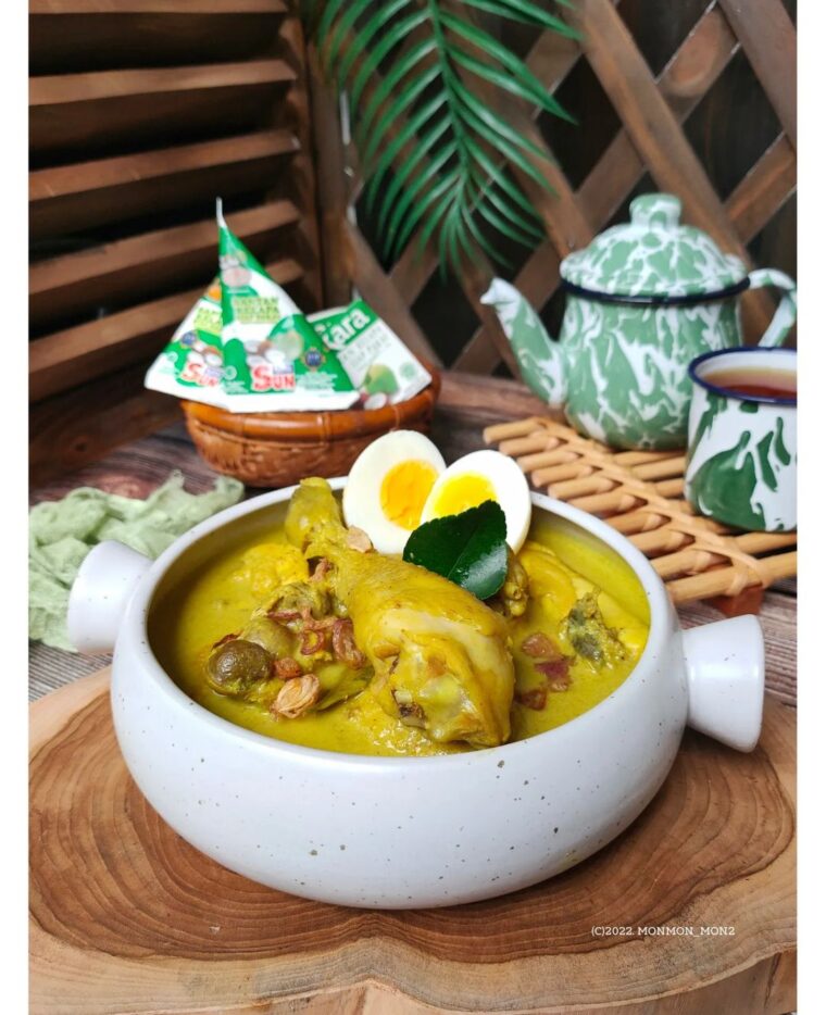 Resep Opor Ayam Kuah Kuning Dari monmon_mon2