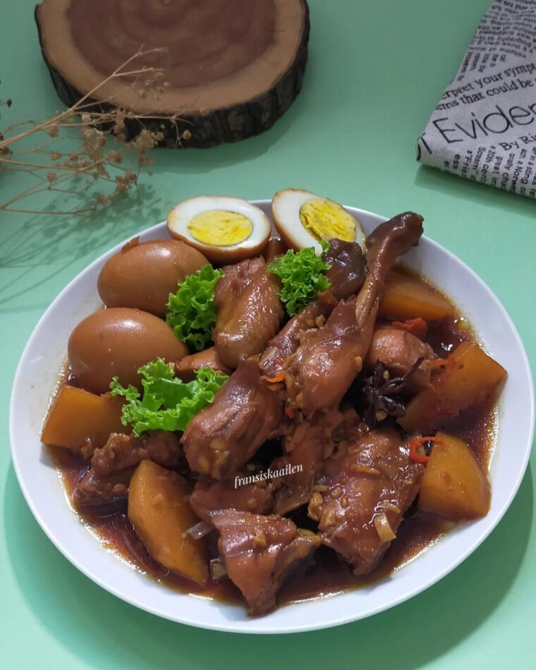 Resep Semur Ayam Telor Kentang Dari fransiskaailen