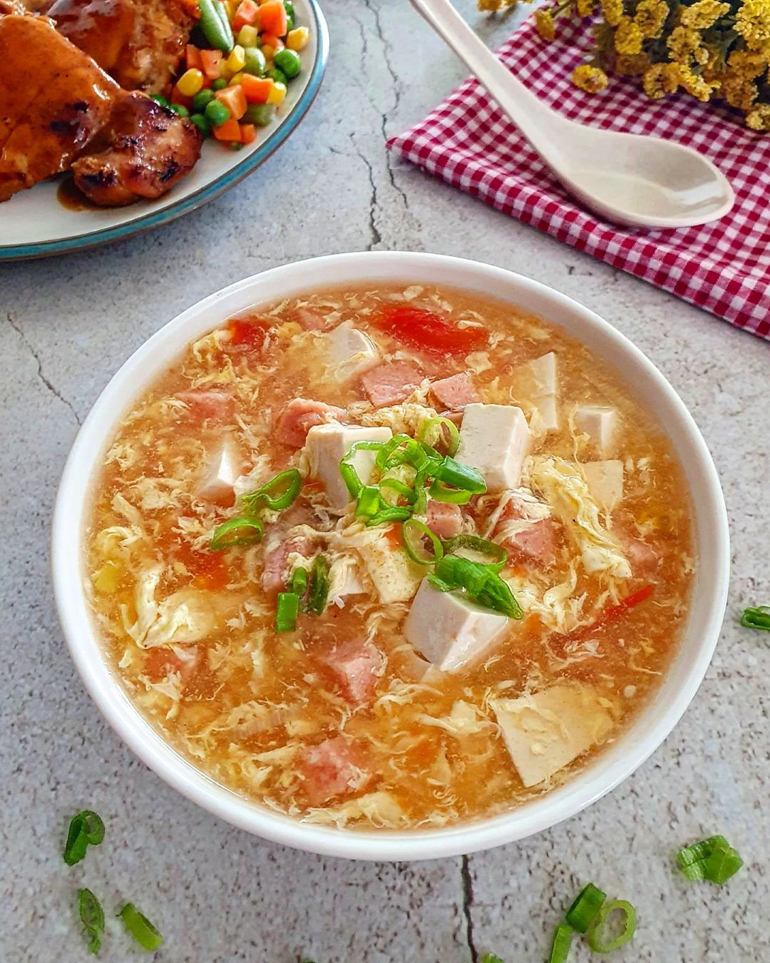 Resep Tofu Egg Drop Soup dari yscooking