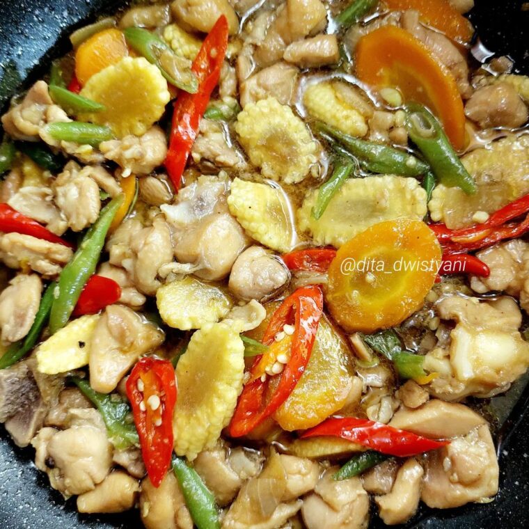 Resep Tumis Ayam Dengan Sayur Dari dita_dwistyani
