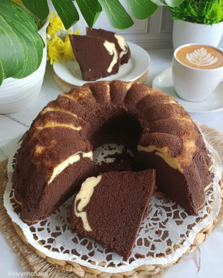 Resep Chocolate Cream Cheese Butter Cake Dari elvynnofianti