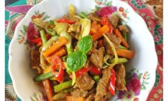 Resep Daging Gurih Goreng Kunyit Dari jeehan_kitchen