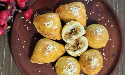 Flaky Bbq Chicken Bun / Siew Bao