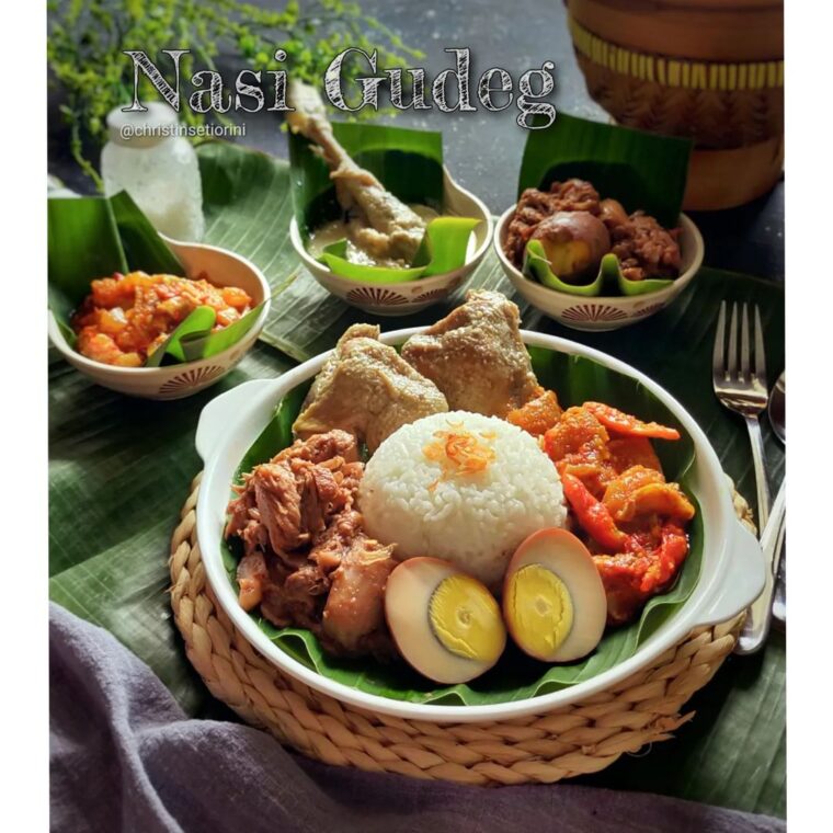Resep Gudeg Nangka Muda & Telur Dari christinsetiorini
