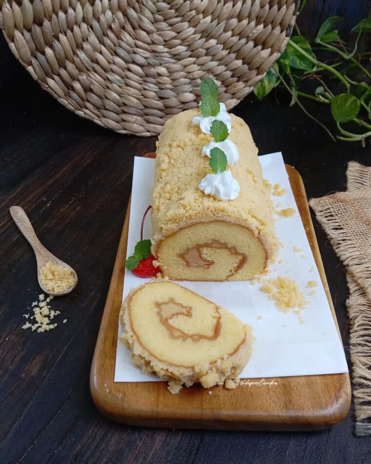 Resep Peanut Crumble Roll Cake Dari dapoerliandra