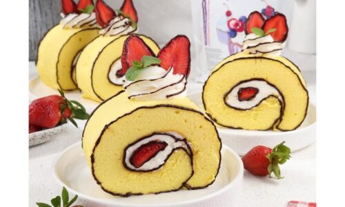 Strawberry Comic Roll Cake