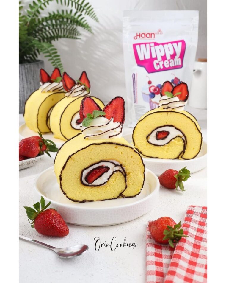 Resep Strawberry Comic Roll Cake Dari orincookies