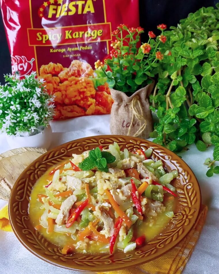 Resep Tumis Labu Siam Karage Ayam Pedas Dari mama_aurel_aerilyn