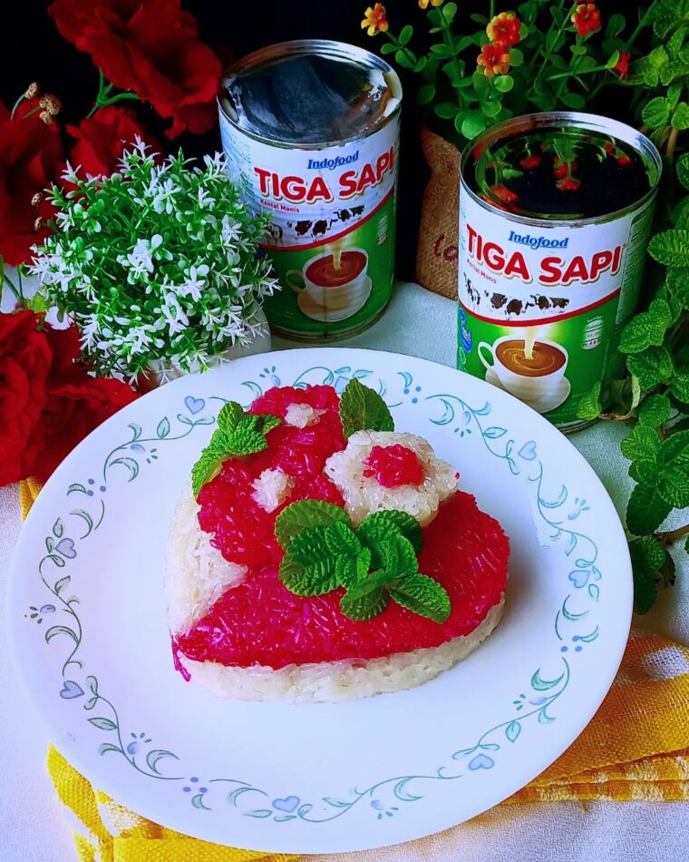 Resep Wajik Manis Merah Putih Dari mama_aurel_aerilyn