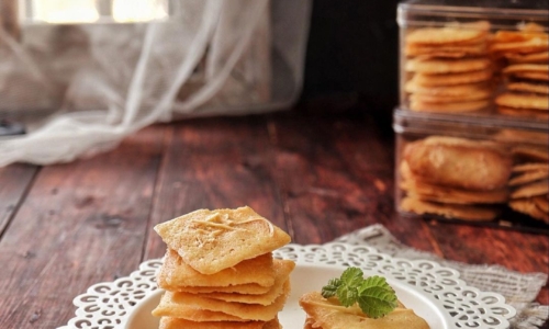 Lidah Kucing Variasi