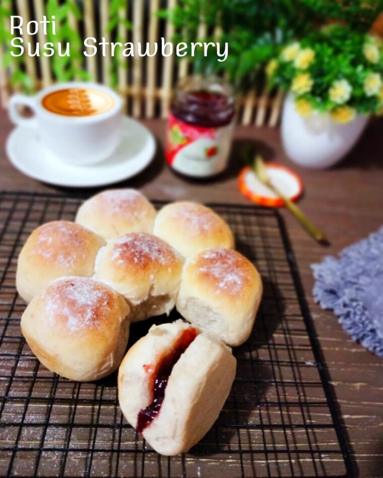 Resep Roti Susu Strawberry Dari herlina2012