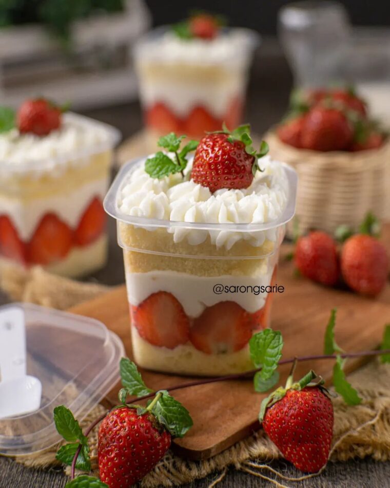 Resep Strawberry Dessert Dari sarongsarie