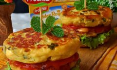 Resep Burger Doubel Kentang Ayam Royale Dari mama_aurel_aerilyn