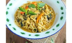 Resep Mie Nyemek Ayam Suwir Kemangi Dari dapur_dyna