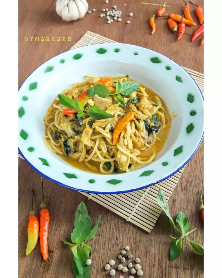 Resep Mie Nyemek Ayam Suwir Kemangi Dari dapur_dyna