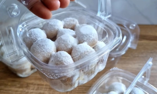 Putri Salju Mete - Kue dari Mete