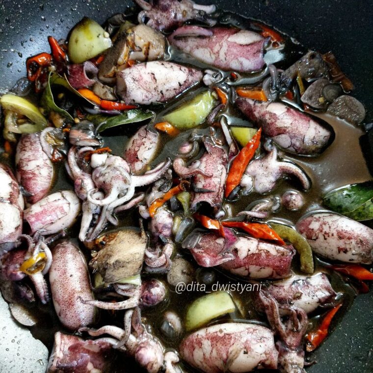 Resep Tumis Cumi Hitam Pedas Dari dita_dwistyani