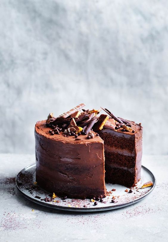 Chocolate cake - kue hantaran lamaran modern